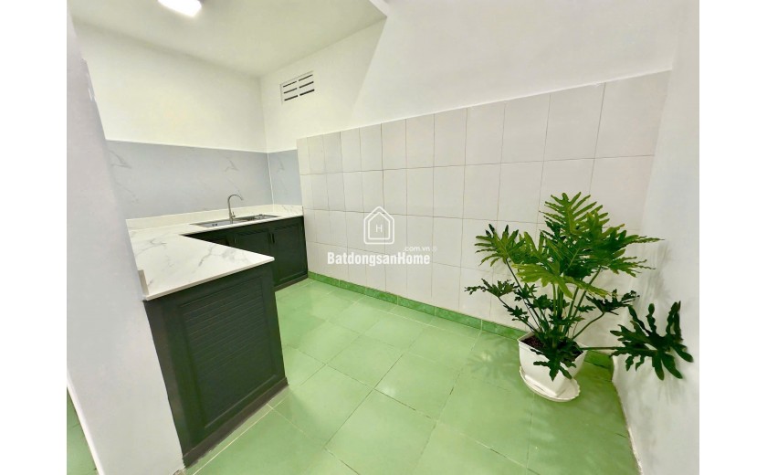 Nhà đẹp hẻm ô tô Nguyễn Chích – gần biển, ngang 7m, chỉ 4,3 tỷ!